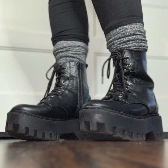 Platform Boots - Picture 1 of 3